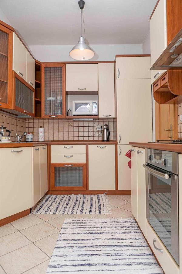 Castle View Apartment With Free Parking Братислава Экстерьер фото