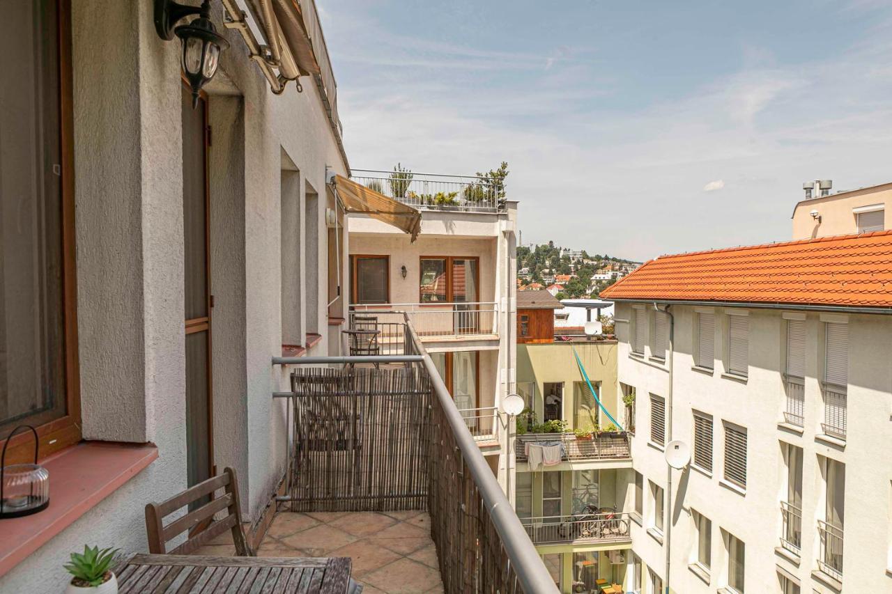 Castle View Apartment With Free Parking Братислава Экстерьер фото