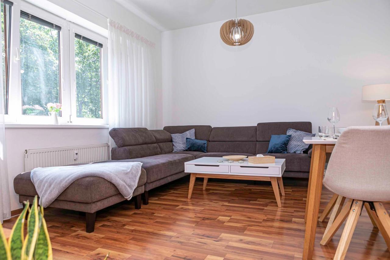 Castle View Apartment With Free Parking Братислава Экстерьер фото
