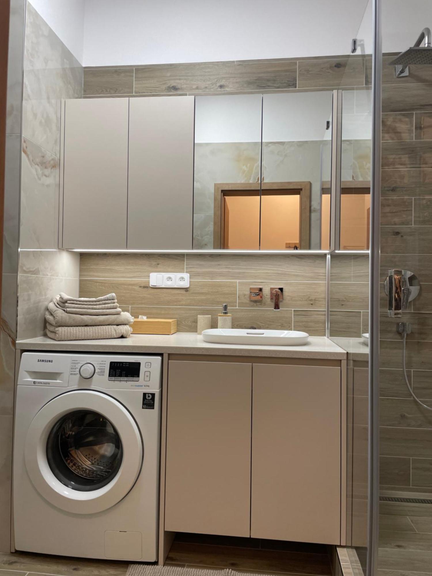 Castle View Apartment With Free Parking Братислава Экстерьер фото