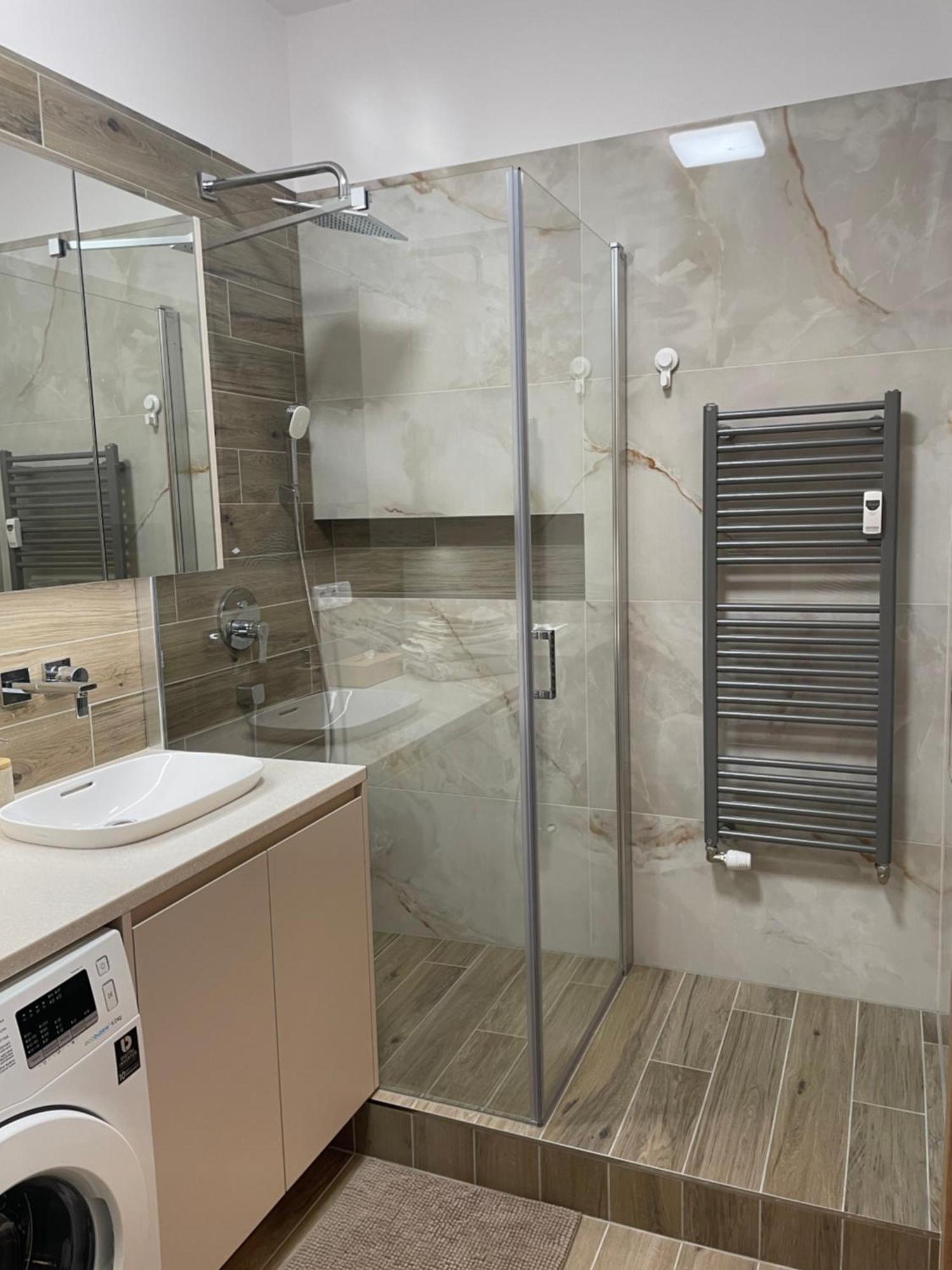 Castle View Apartment With Free Parking Братислава Экстерьер фото